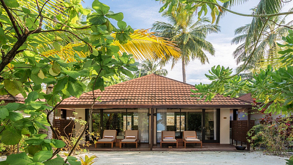 Lily Beach Resort & Spa at Huvahendhoo