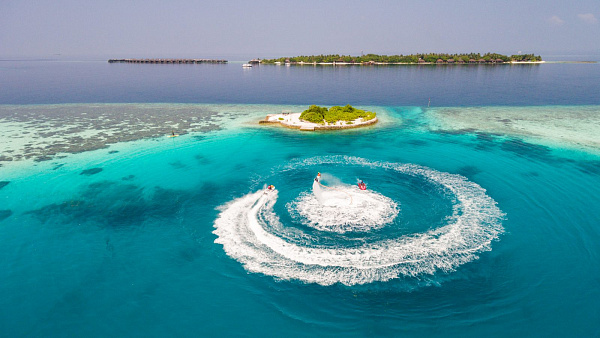 Lily Beach Resort & Spa at Huvahendhoo