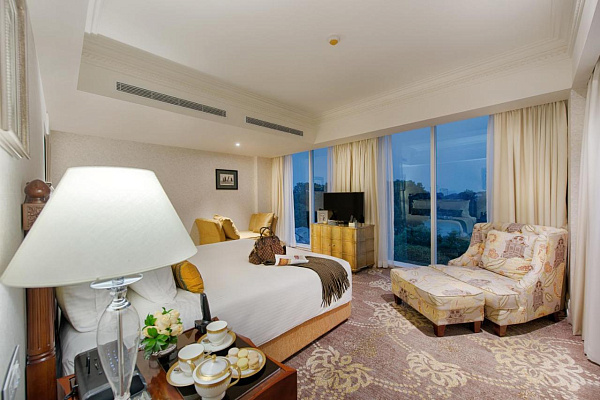 Apricot Hotel