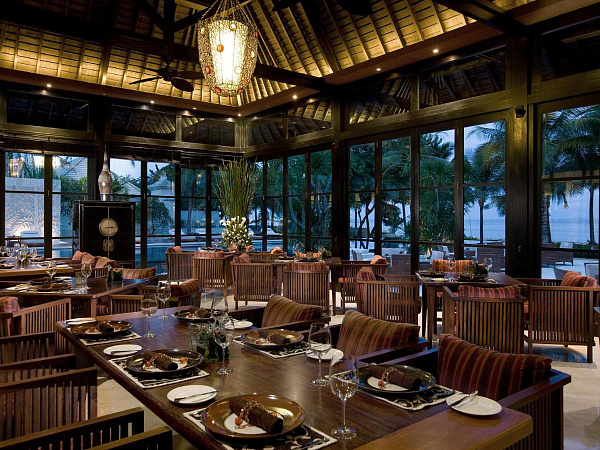 The Royal Santrian Villas