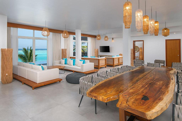 Le Mersenne Zanzibar, Autograph Collection