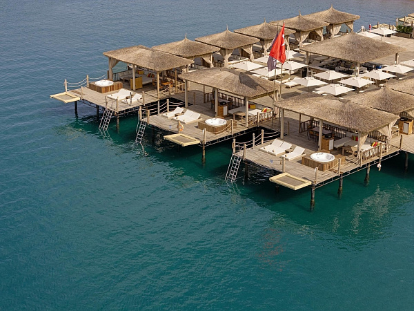 Titanic Deluxe Lara Titanic Deluxe Lara