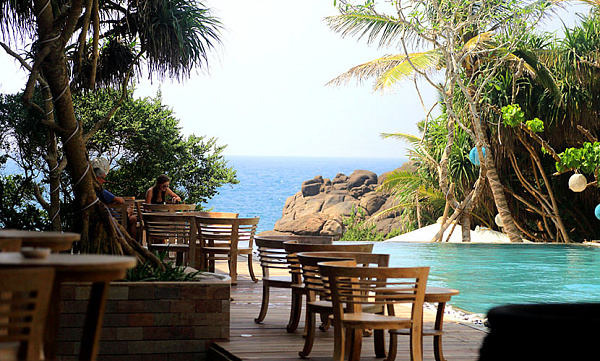 Thaproban Pavilion Waves