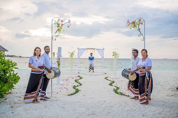 Kudafushi Resort & Spa