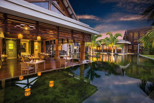 Crystals Beach Resort Belle Mare By Radisson