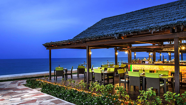 Le Meridien Al Aqah Beach Resort