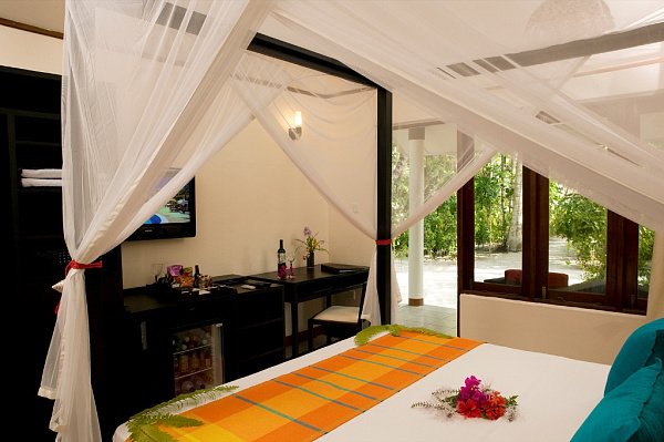 Vilamendhoo Island Resort & Spa