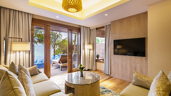 Lily Beach Resort & Spa at Huvahendhoo