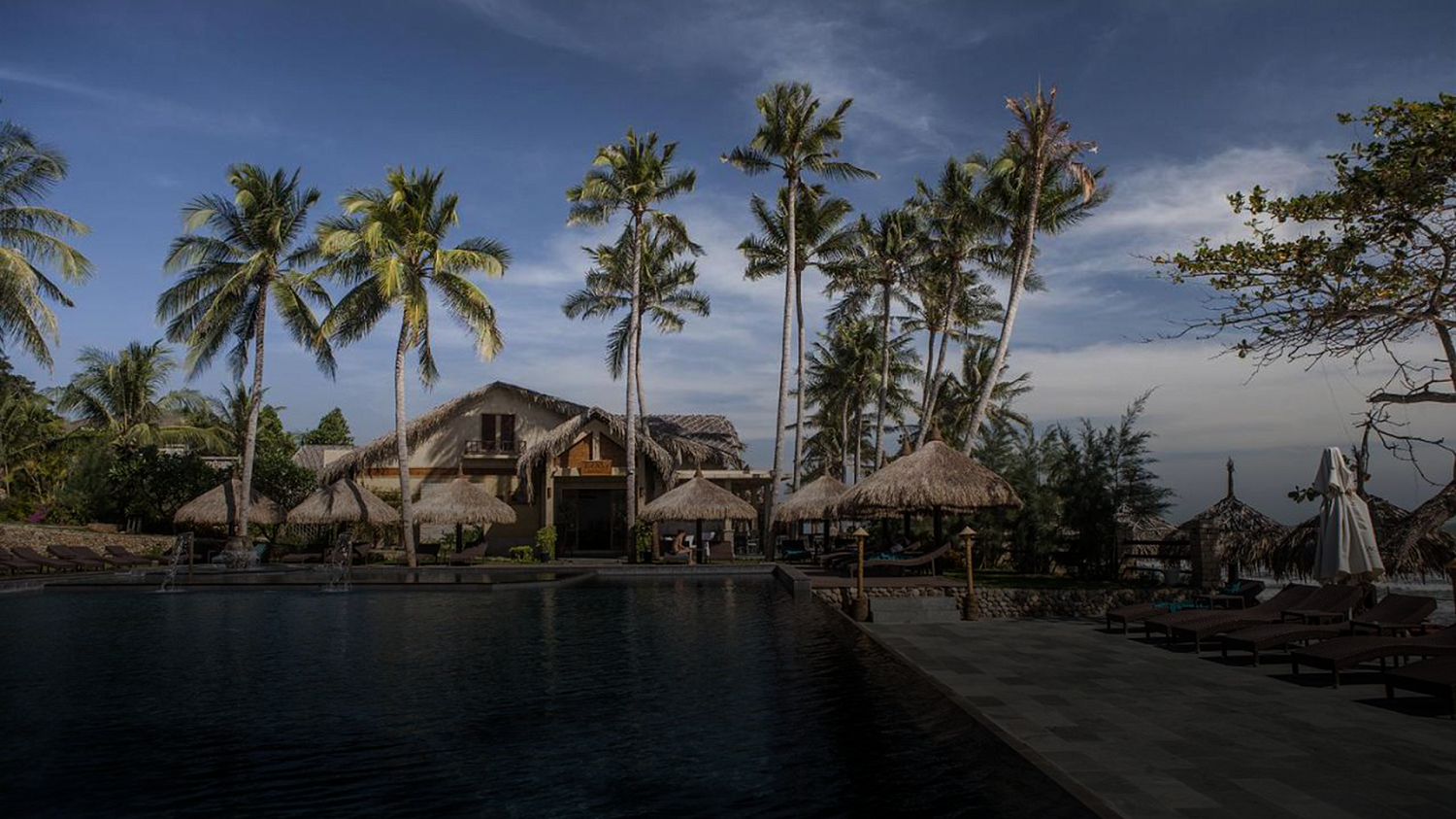 Aroma Beach Resort & Spa