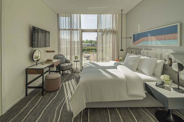 Th8 Palm Dubai Beach Resort, Vignette Collection