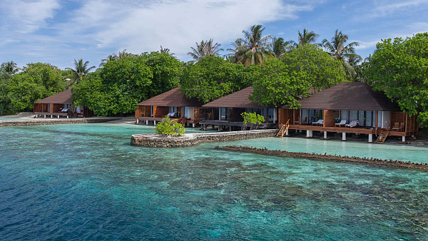 Lily Beach Resort & Spa at Huvahendhoo