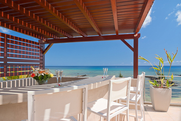 Bon Azur Suites & Penthouses