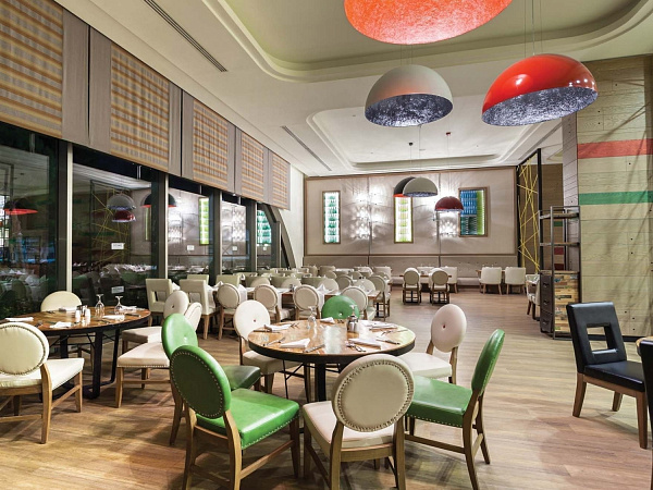 Titanic Deluxe Lara Titanic Deluxe Lara