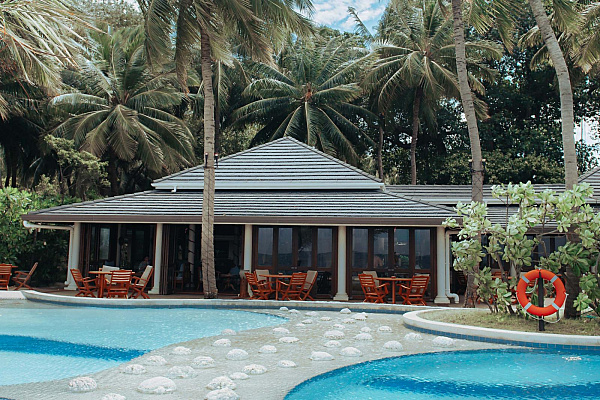 Royal Island Resort & Spa