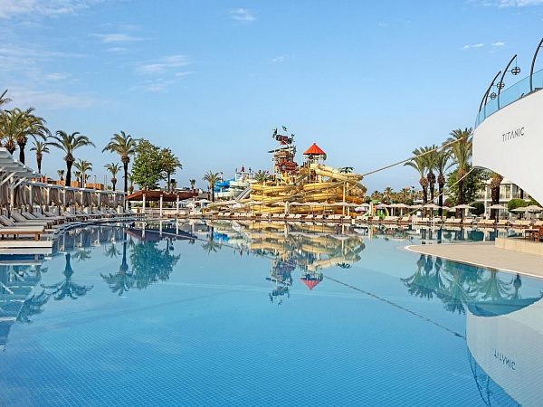 Titanic Deluxe Lara Titanic Deluxe Lara