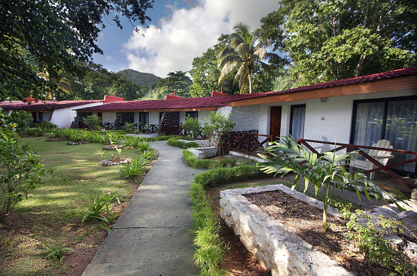 Berjaya Praslin Beach Hotel (Praslin) Berjaya Praslin Beach Hotel (Praslin)