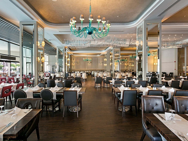 Titanic Deluxe Lara Titanic Deluxe Lara