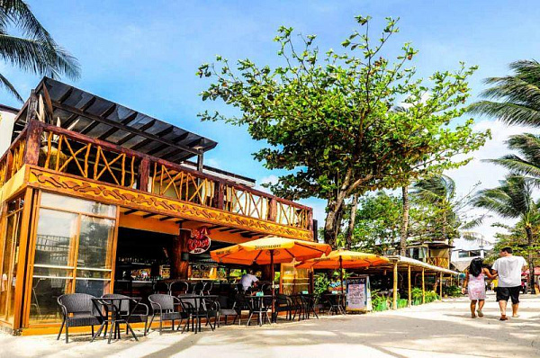 Red Coconut Resort