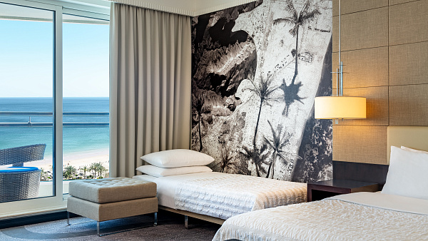 Le Meridien Al Aqah Beach Resort