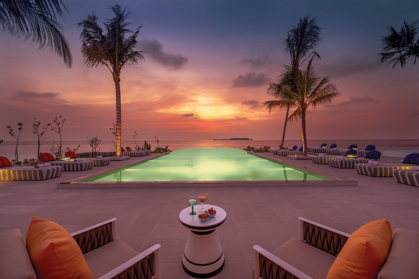 OBLU SELECT Lobigili