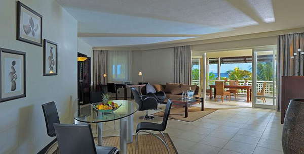 Victoria Beachcomber Resort & Spa