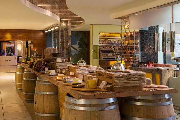 The Westin Dubai Mina Seyahi Beach Resort & Marina