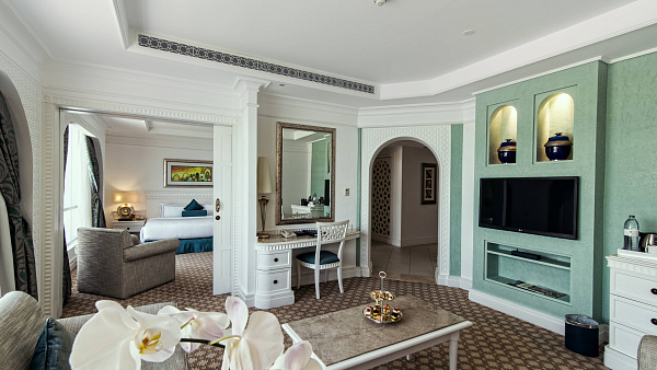 Habtoor Grand Beach Resort & Spa, Autograph Collection