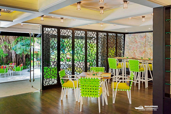 Sheraton Maldives Full Moon Resort and Spa