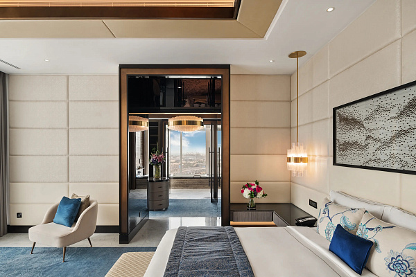 Taj Jumeirah Lakes Towers Hotel