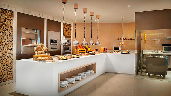 Habtoor Grand Beach Resort & Spa, Autograph Collection