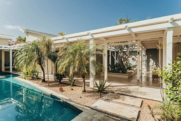 Radisson Blu Azuri Resort & Spa (ex. Centara Grand Azuri)