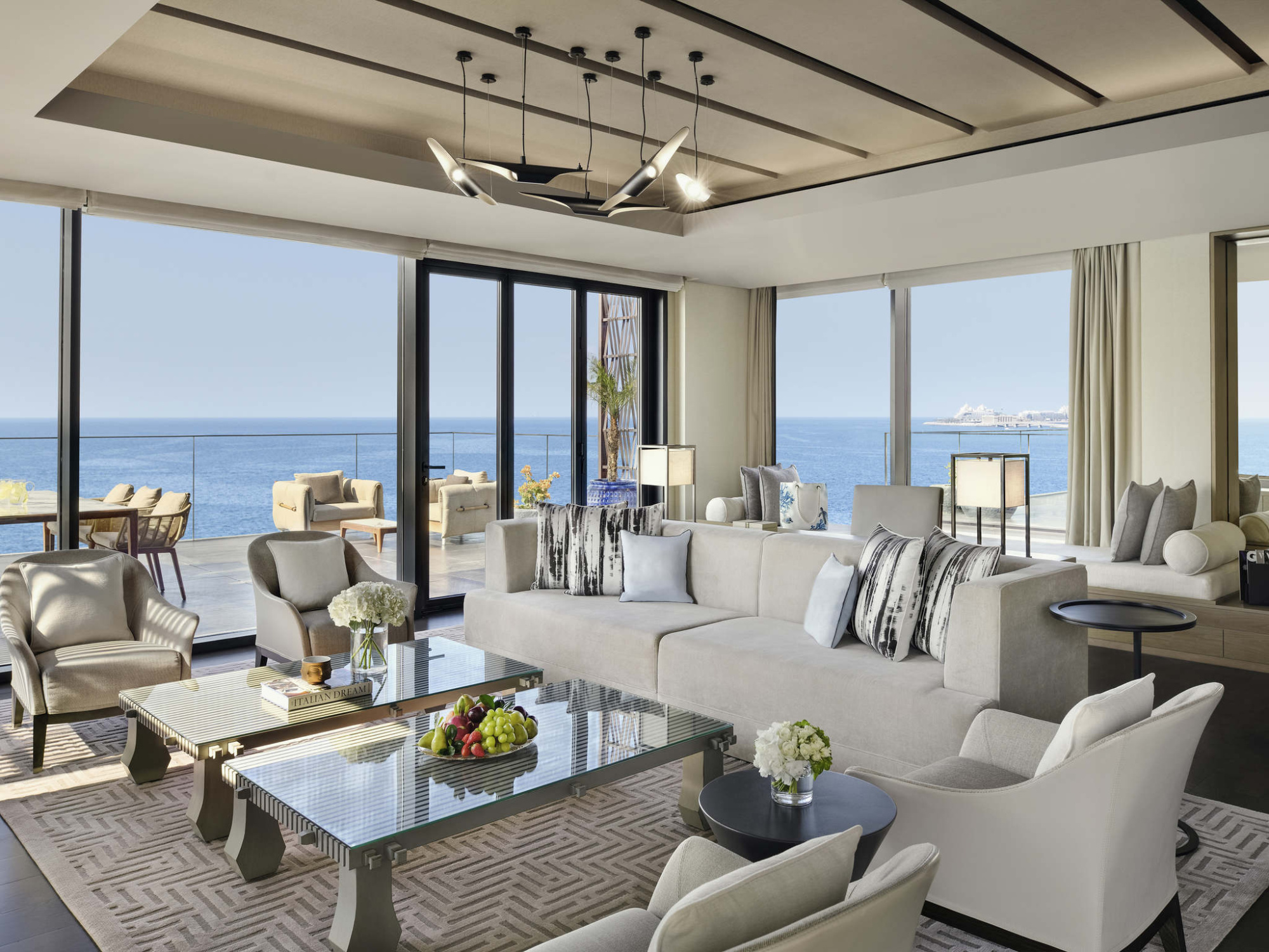 Banyan Tree Dubai (ex. Caesars Palace Dubai) Banyan Tree Dubai (ex. Caesars Palace Dubai)