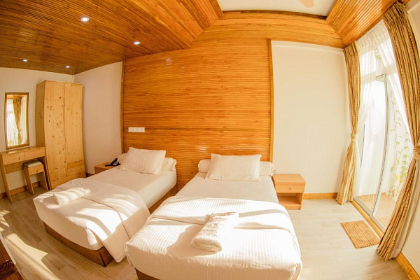 Perla Dhangethi Guest House