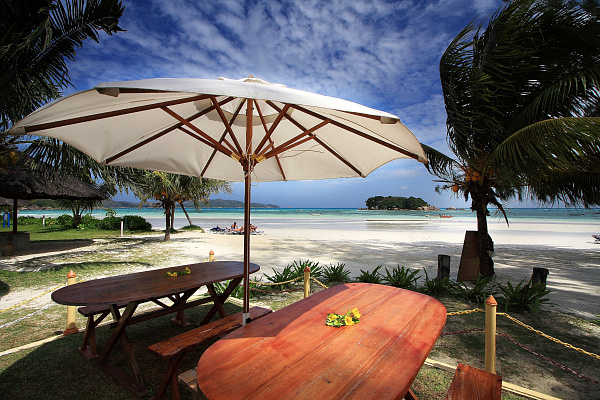 Berjaya Praslin Beach Hotel (Praslin) Berjaya Praslin Beach Hotel (Praslin)