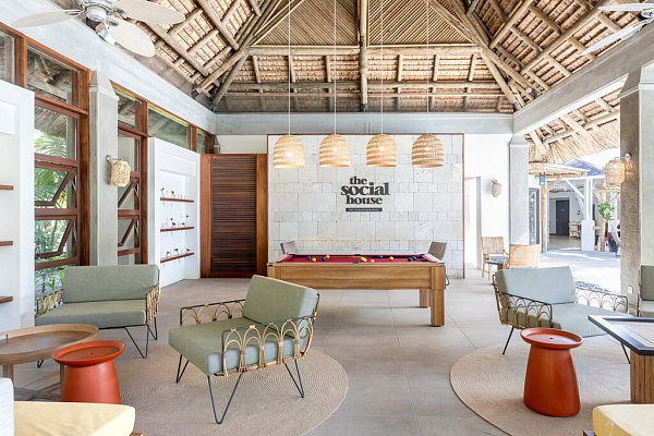 Sunrise Attitude (ex. Emeraude Beach Attitude)