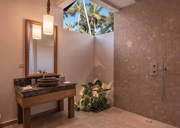 OBLU SELECT at Sangeli