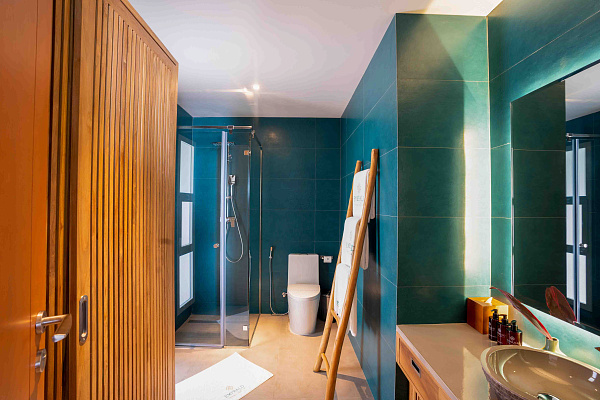 Emerald Faarufushi Resort & Spa Emerald Faarufushi Resort & Spa