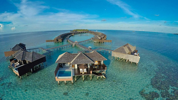 Lily Beach Resort & Spa at Huvahendhoo