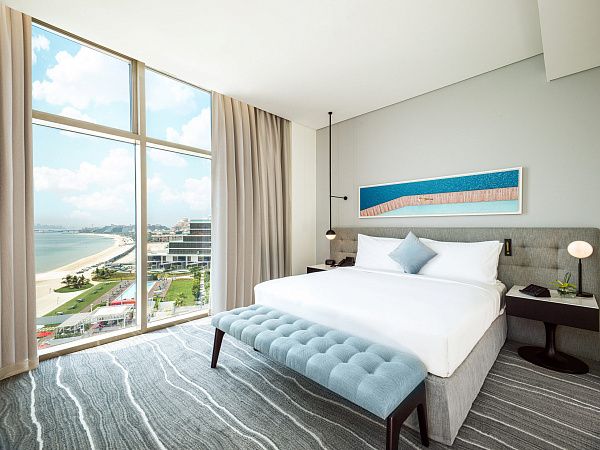 Th8 Palm Dubai Beach Resort, Vignette Collection