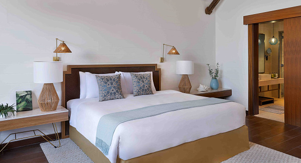 Anantara World Islands Dubai Resort