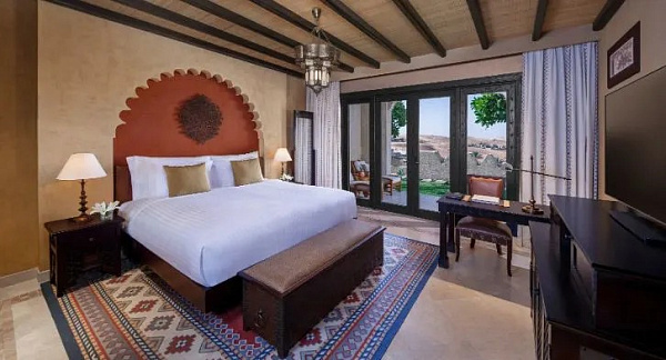 Qasr Al Sarab Desert Resort by Anantara