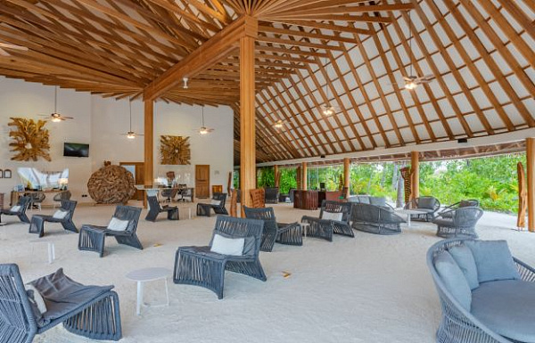 Cinnamon Velifushi Maldives