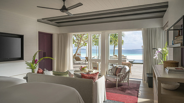 Four Seasons Resort Maldives at  Landaa Giraavaru