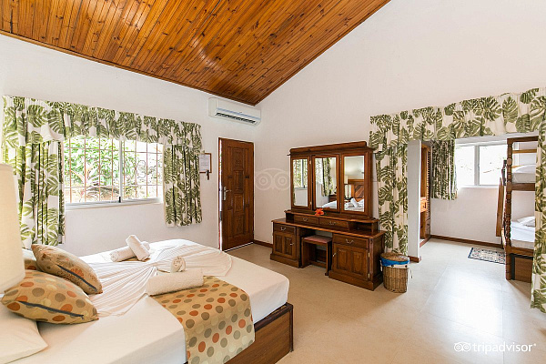 Chalet Cote Mer (Praslin) Chalet Cote Mer (Praslin)