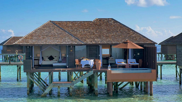 Lily Beach Resort & Spa at Huvahendhoo