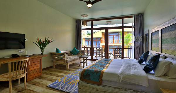 Thaproban Pavilion Waves