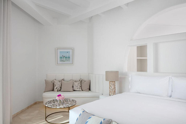 Anantara Santorini Abu Dhabi Retreat