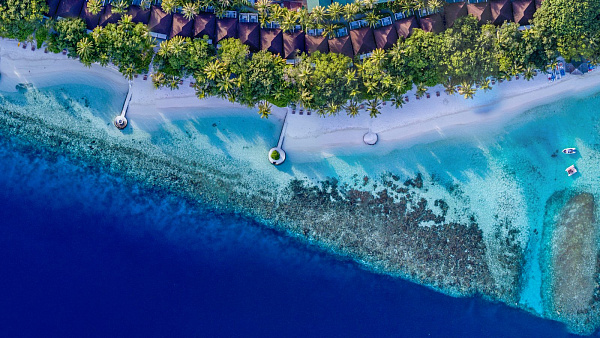 Lily Beach Resort & Spa at Huvahendhoo