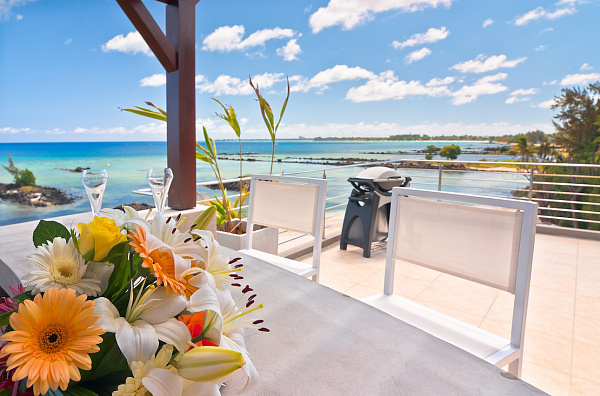 Bon Azur Suites & Penthouses