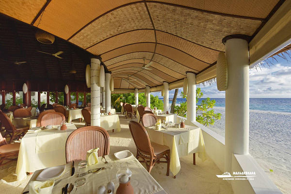 Angaga Island Resort & Spa